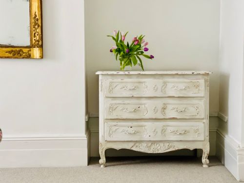 ANTIQUE FRENCH LOUIS XV CHEST OF DRAWERS - ADDITIONAL PHOTO 7