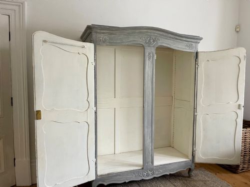 ANTIQUE FRENCH PROVENCAL ARMOIRE WARDROBE WITH HANGING RAIL - ADDITIONAL PHOTO 2