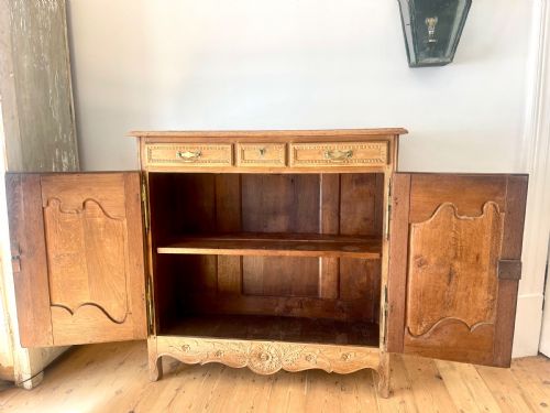 ANTIQUE FRENCH OAK CUPBOARDBUFFET - ADDITIONAL PHOTO 1
