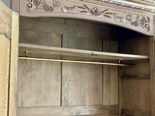 ANTIQUE FRENCH OAK ARMOIRE WITH HANGING RAIL - ADDITIONAL PHOTO 1