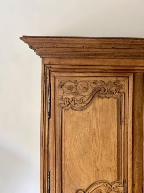 ANTIQUE FRENCH OAK WEDDING ARMOIRE - ADDITIONAL PHOTO 8