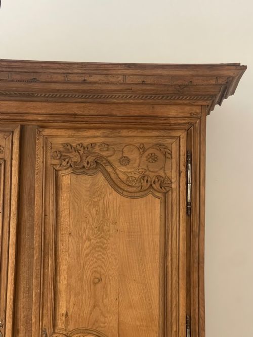ANTIQUE FRENCH OAK WEDDING ARMOIRE - ADDITIONAL PHOTO 9