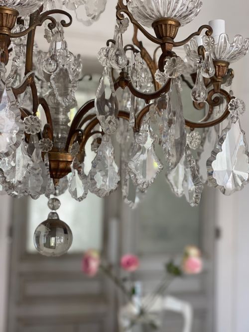 LARGE ANTIQUE FRENCH CRYSTAL 8 ARM CHANDELIER - ADDITIONAL PHOTO 8
