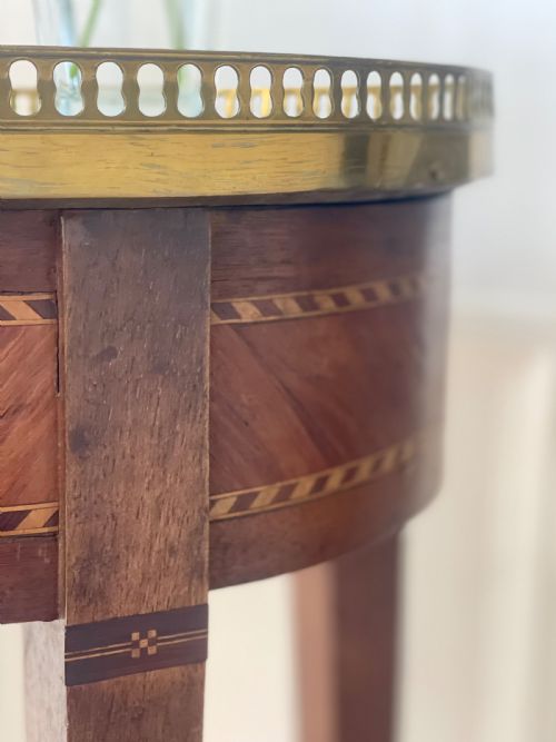 ANTIQUE FRENCH MARBLE OCCASIONAL TABLE - ADDITIONAL PHOTO 5