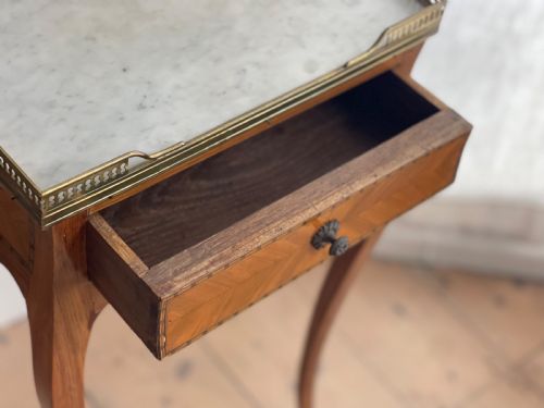 ANTIQUE FRENCH INLAID OCCASIONAL TABLE WITH MARBLE TOP - ADDITIONAL PHOTO 5