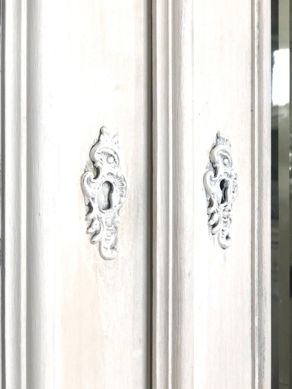 Antique French Louis XV painted armoire/linen press/wardrobe  View VI