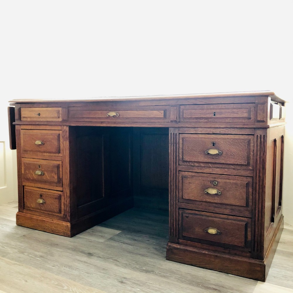 Antique oak pedestal desk 
