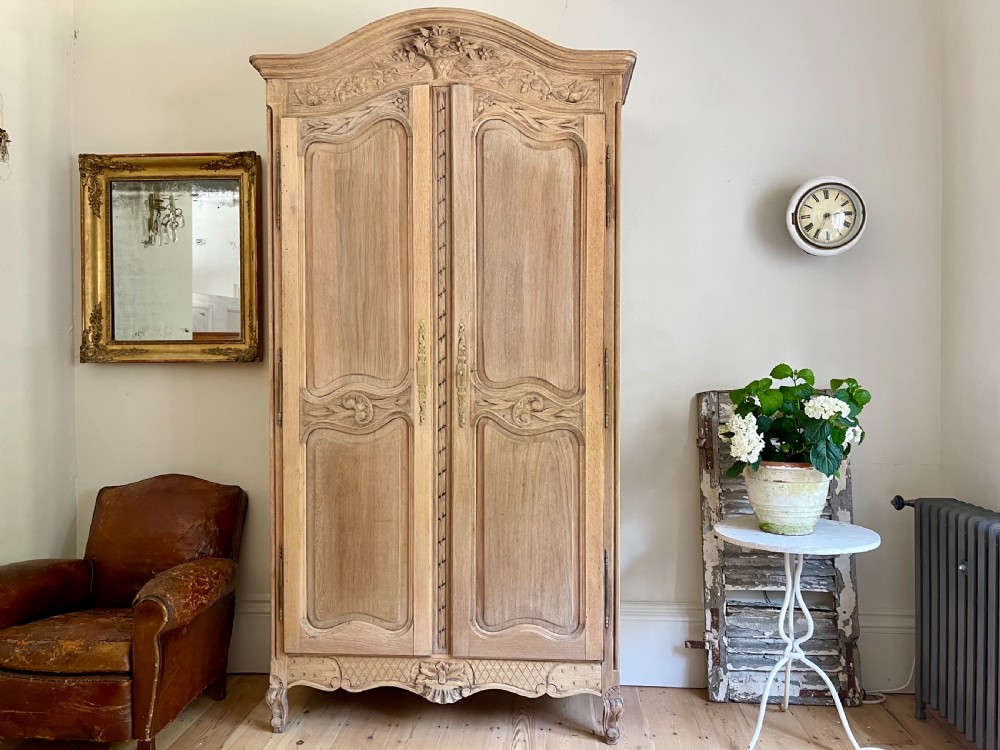 Antique French oak armoire linen press View VII
