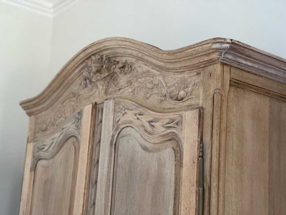 Antique French oak armoire linen press View VIII