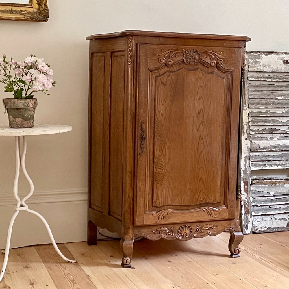 Antique French oak Louis XV cupboard View II