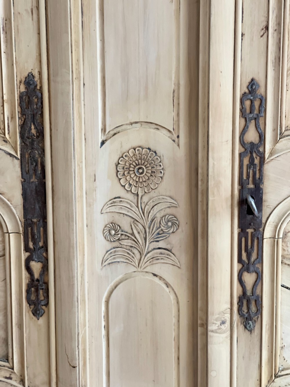 19th century French armoire with hanging rail View XII