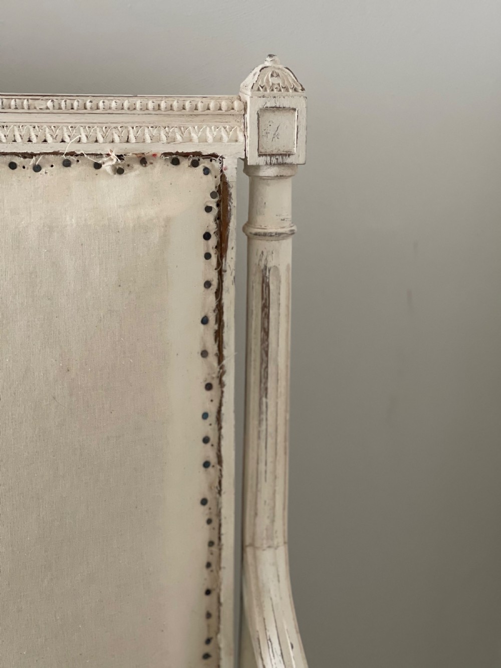 Late 19th century French Louis XVI sofa chaise View X
