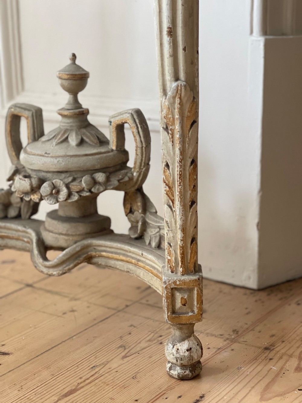 Late 18th century French console with marble top View VI