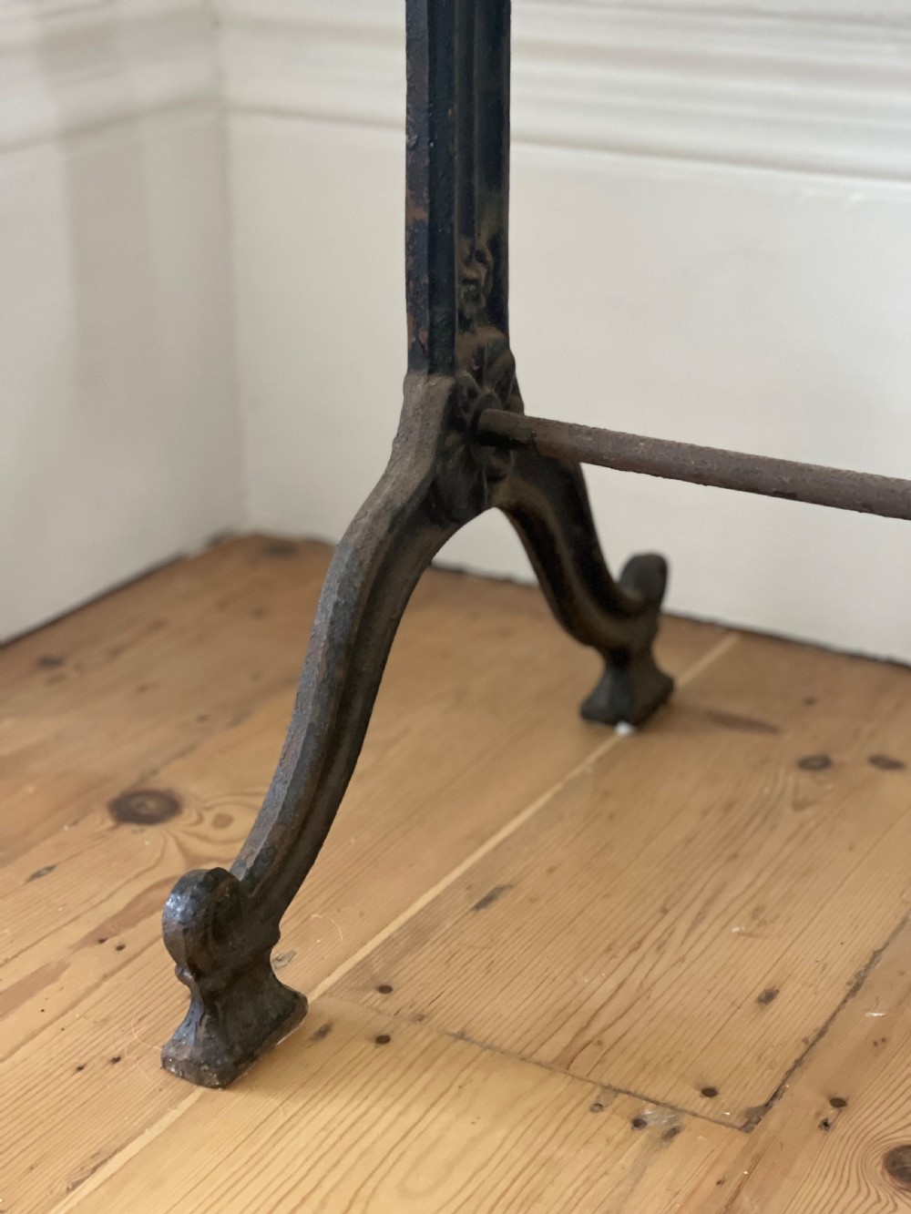 Antique French marble and iron bistro garden table  View VII