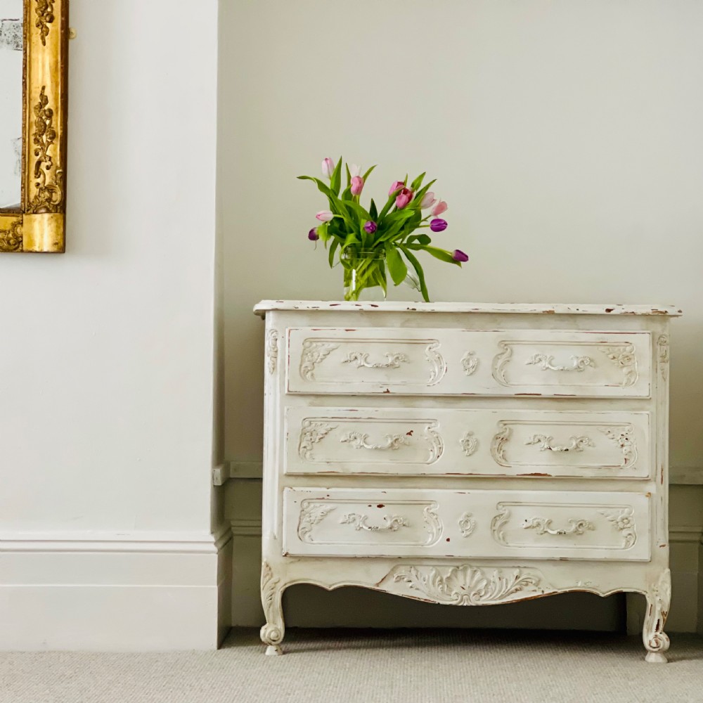 Antique French Louis XV chest of drawers 