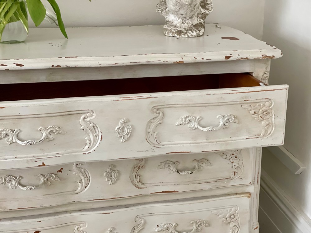 Antique French Louis XV chest of drawers  View II
