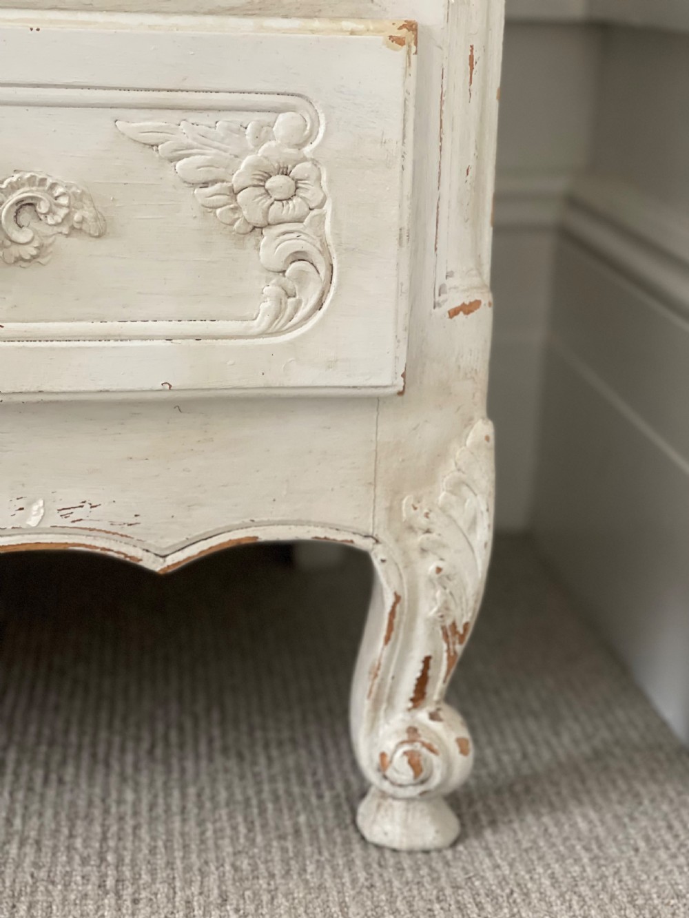 Antique French Louis XV chest of drawers  View III