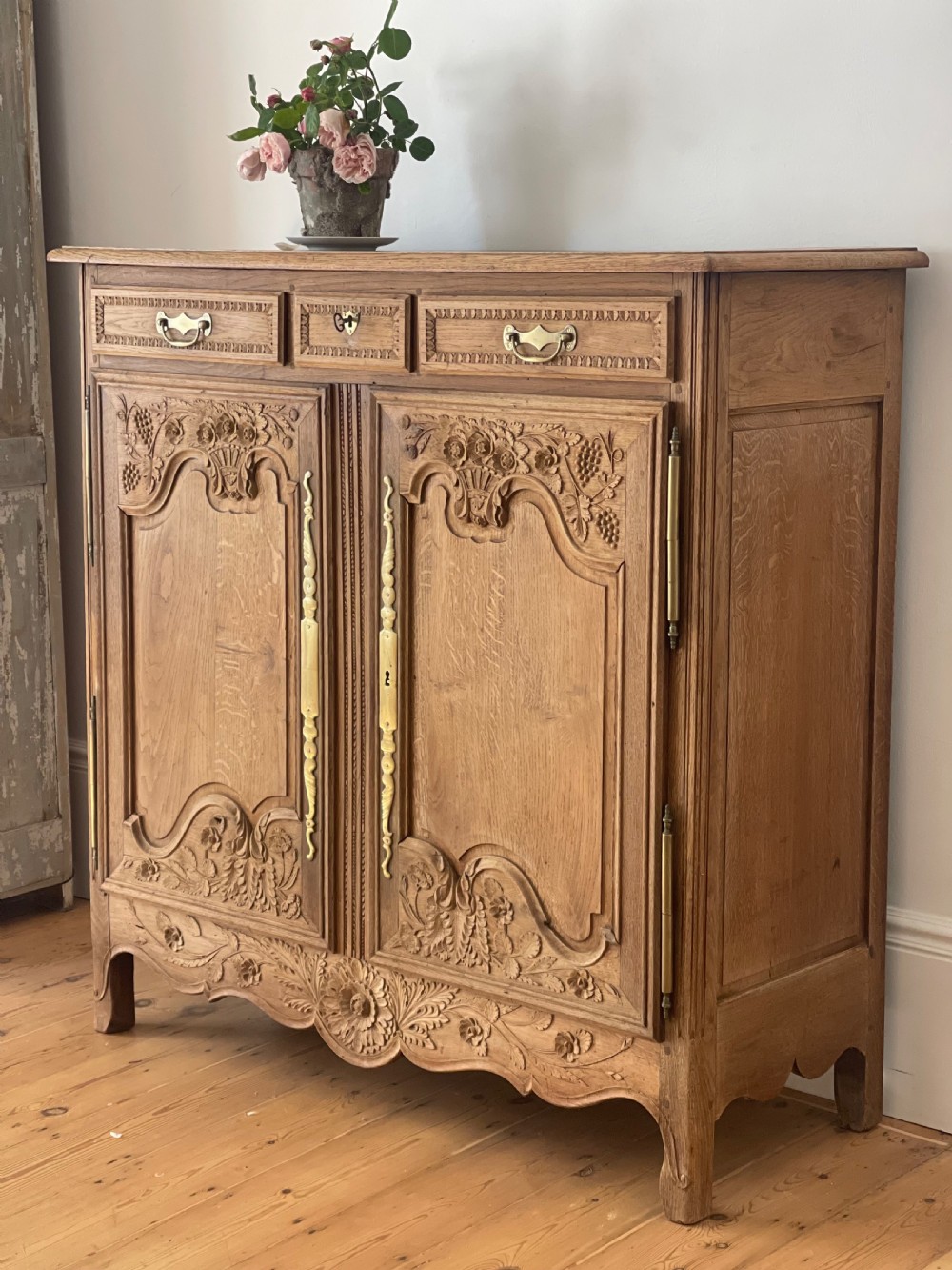 Antique French oak cupboard/buffet 