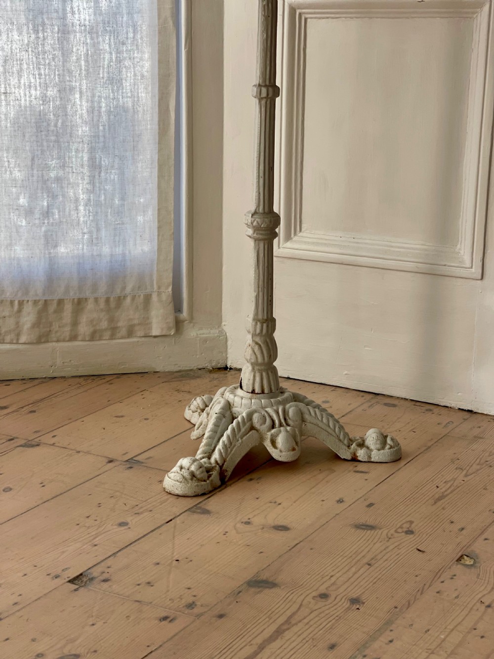 Antique French marble bistro table View IV