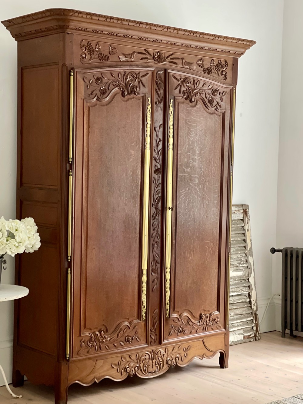 Antique French oak armoire with hanging rail