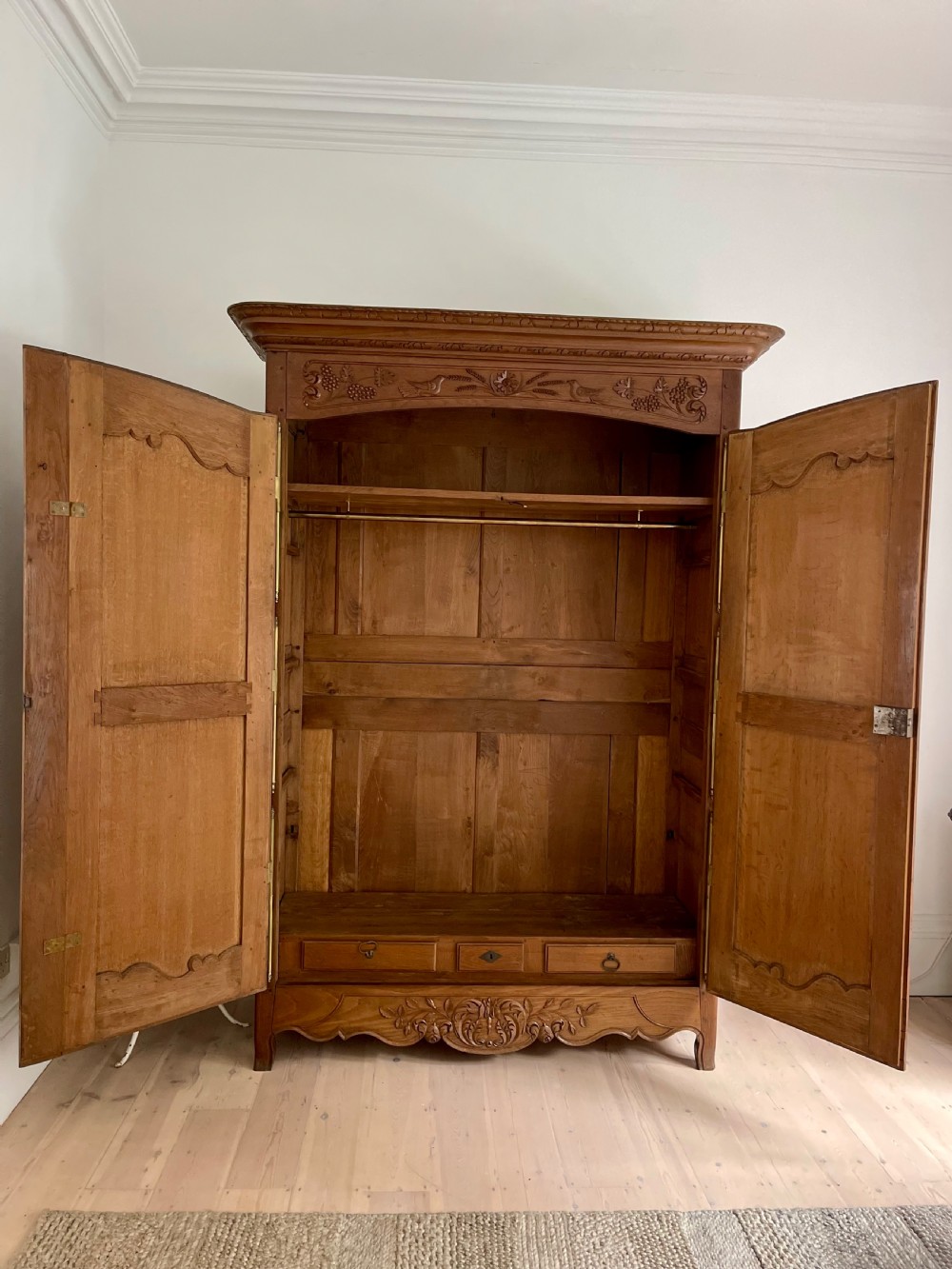 Antique French oak armoire with hanging rail View XI