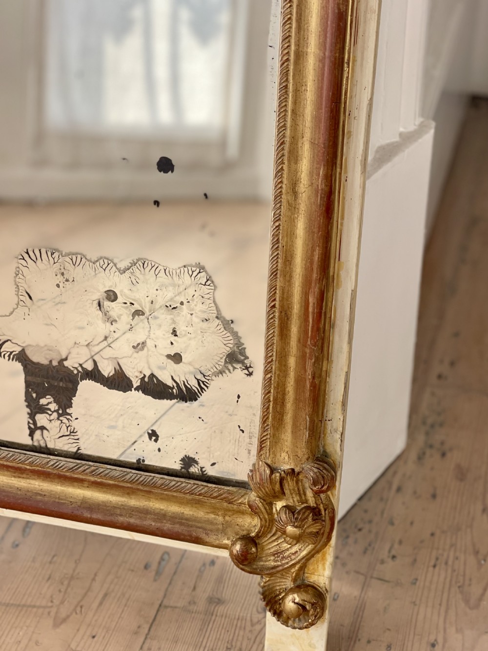 18th century French gilt wood marriage mirror View VIII
