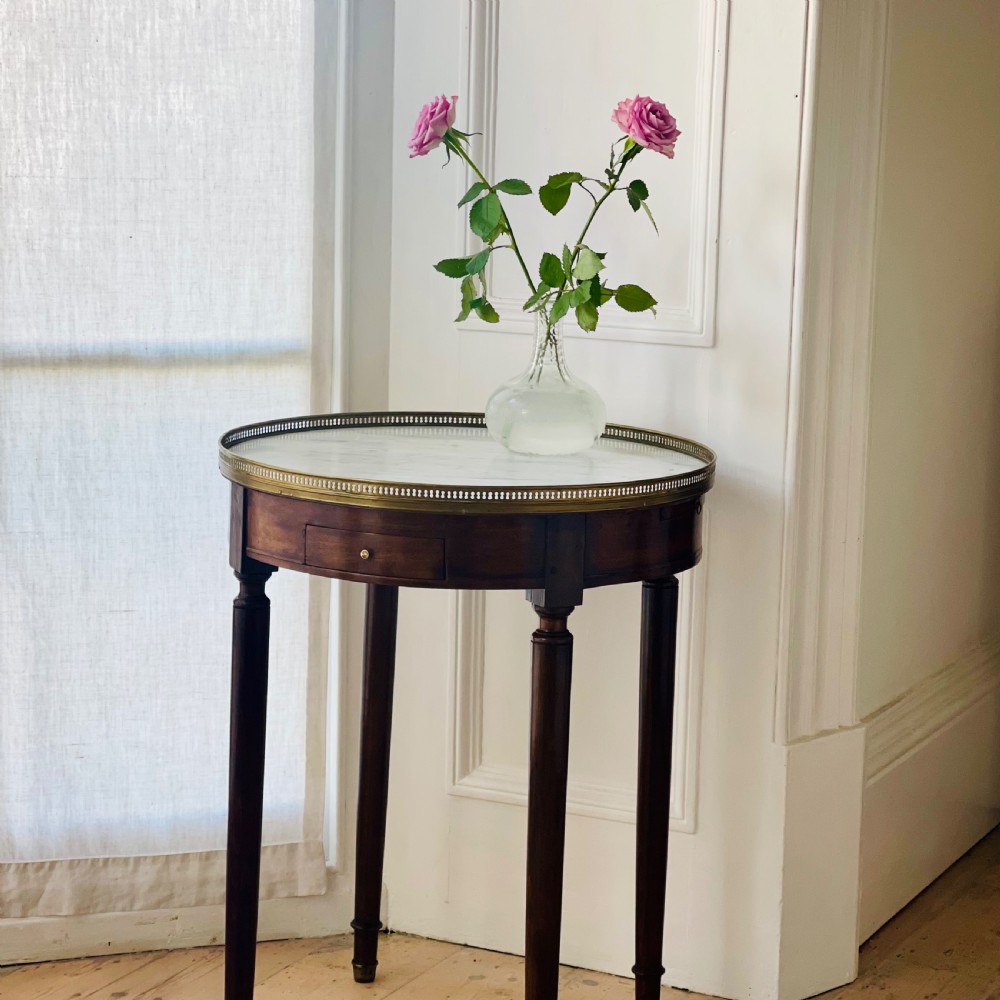 Antique French round « bouillotte » marble table View VII