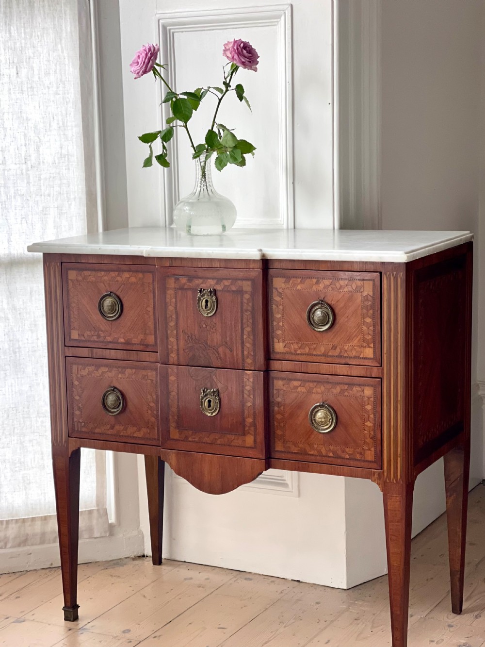 Antique French Louis XVI « commode » chest of drawers 