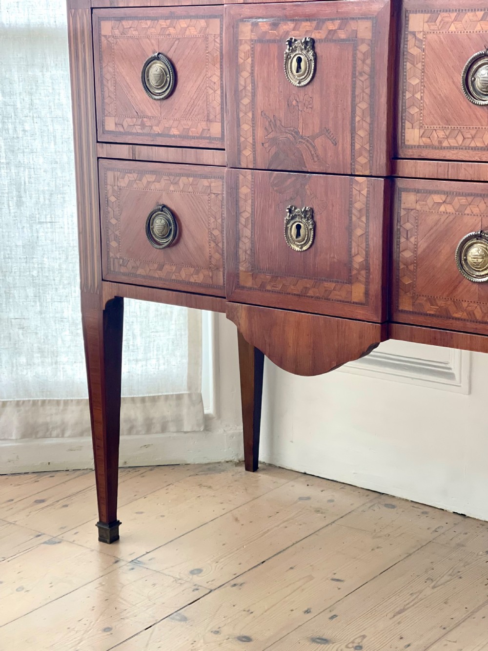 Antique French Louis XVI « commode » chest of drawers  View VIII