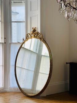 LARGE ANTIQUE ENGLISH GILT OVAL MIRROR