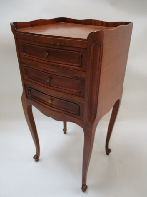 PAIR OF FRENCH ELEGANT FRUITWOOD BEDSIDE TABLES - ADDITIONAL PHOTO 1