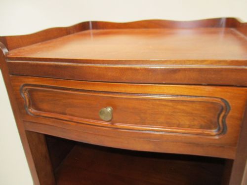 PAIR OF FRENCH ELEGANT FRUITWOOD BEDSIDE TABLES - ADDITIONAL PHOTO 3