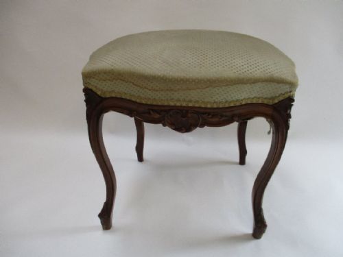 ELEGANT FRENCH DECORATIVE HAND CARVED WALNUT STOOL