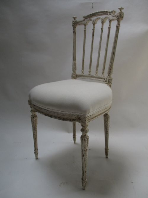 STUNNING FRENCH ELEGANT PAIR OF DECORATIVE CARVED CHAIRS - ADDITIONAL PHOTO 1