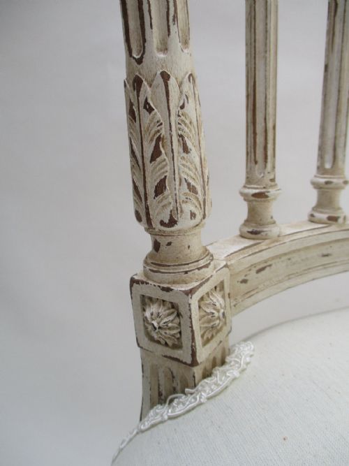 STUNNING FRENCH ELEGANT PAIR OF DECORATIVE CARVED CHAIRS - ADDITIONAL PHOTO 3