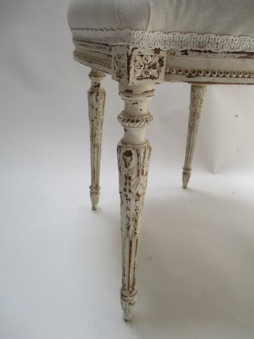 STUNNING FRENCH ELEGANT PAIR OF DECORATIVE CARVED CHAIRS - ADDITIONAL PHOTO 7