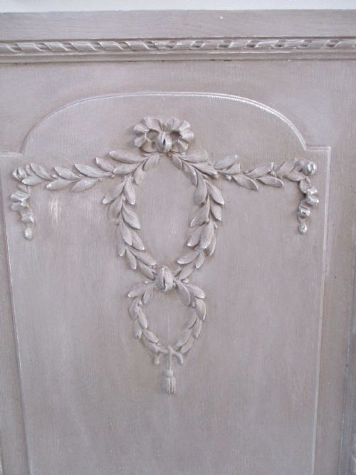 STUNNING PAIR OF FRENCH HAND CARVED DOORS - ADDITIONAL PHOTO 3