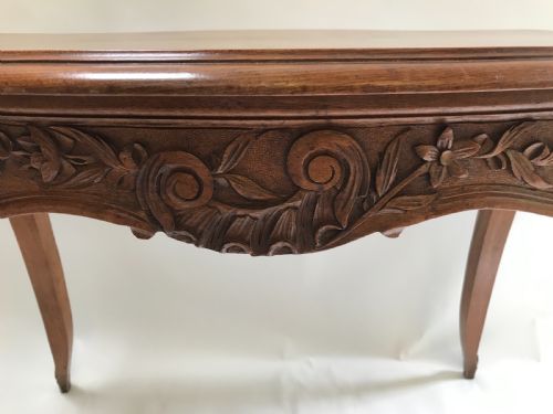 FRENCH WALNUT CENTRAL TABLE - ADDITIONAL PHOTO 1