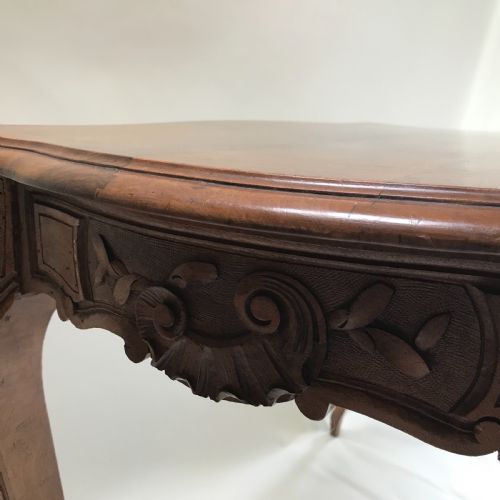 FRENCH WALNUT CENTRAL TABLE - ADDITIONAL PHOTO 5