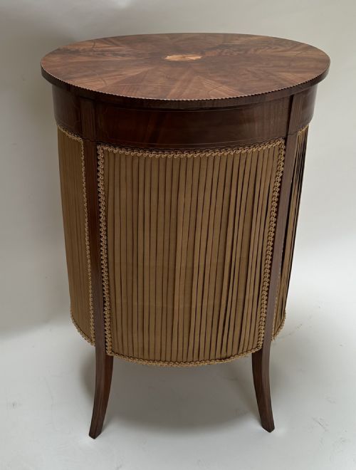 WONDERFUL SEWING TABLE - ADDITIONAL PHOTO 1