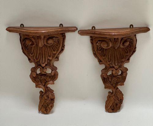 STUNNING PAIR WOODEN CARVED WALL BRACKETS - ADDITIONAL PHOTO 1