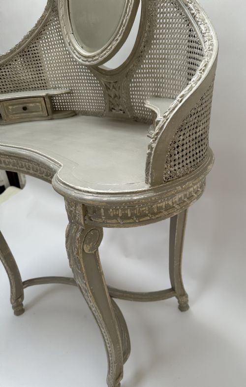 STUNNING FRENCH DECORATIVE DRESSING TABLE - ADDITIONAL PHOTO 6