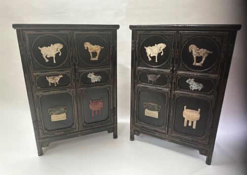 PAIR OF CHINOISERIE CABINETS - ADDITIONAL PHOTO 3