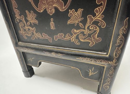 PAIR OF CHINOISERIE CABINETS - ADDITIONAL PHOTO 7