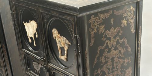 PAIR OF CHINOISERIE CABINETS - ADDITIONAL PHOTO 12