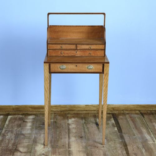 A SMALL 18TH CENTURY ENGLISH TABLE GEORGIAN CHEVERET