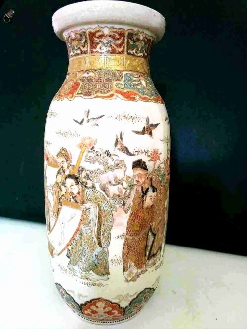 Japanese Meiji Period Satsuma vase decorated with Samurai Warriors Circa 1890/1900 .
