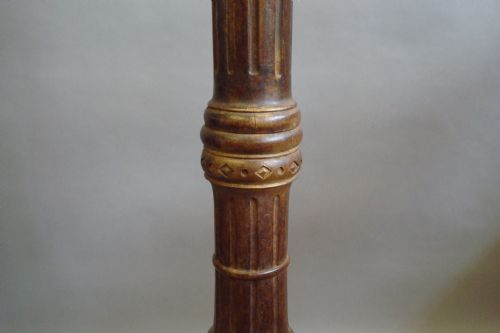 A MONUMENTAL 'COUNTRY HOUSE' GEORGIAN CARVED MAHOGANY TORCHERE - ADDITIONAL PHOTO 3