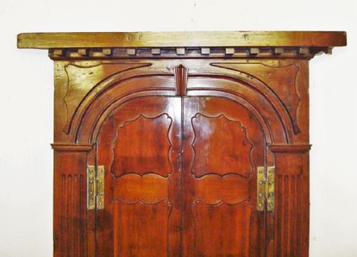GEORGIAN IRISH YEW WOOD STANDING CORNER CUPBOARD - ADDITIONAL PHOTO 5