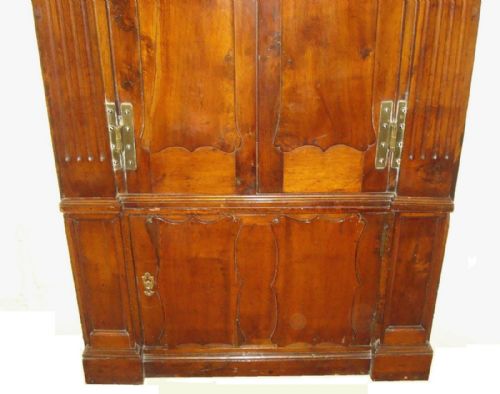 GEORGIAN IRISH YEW WOOD STANDING CORNER CUPBOARD - ADDITIONAL PHOTO 6